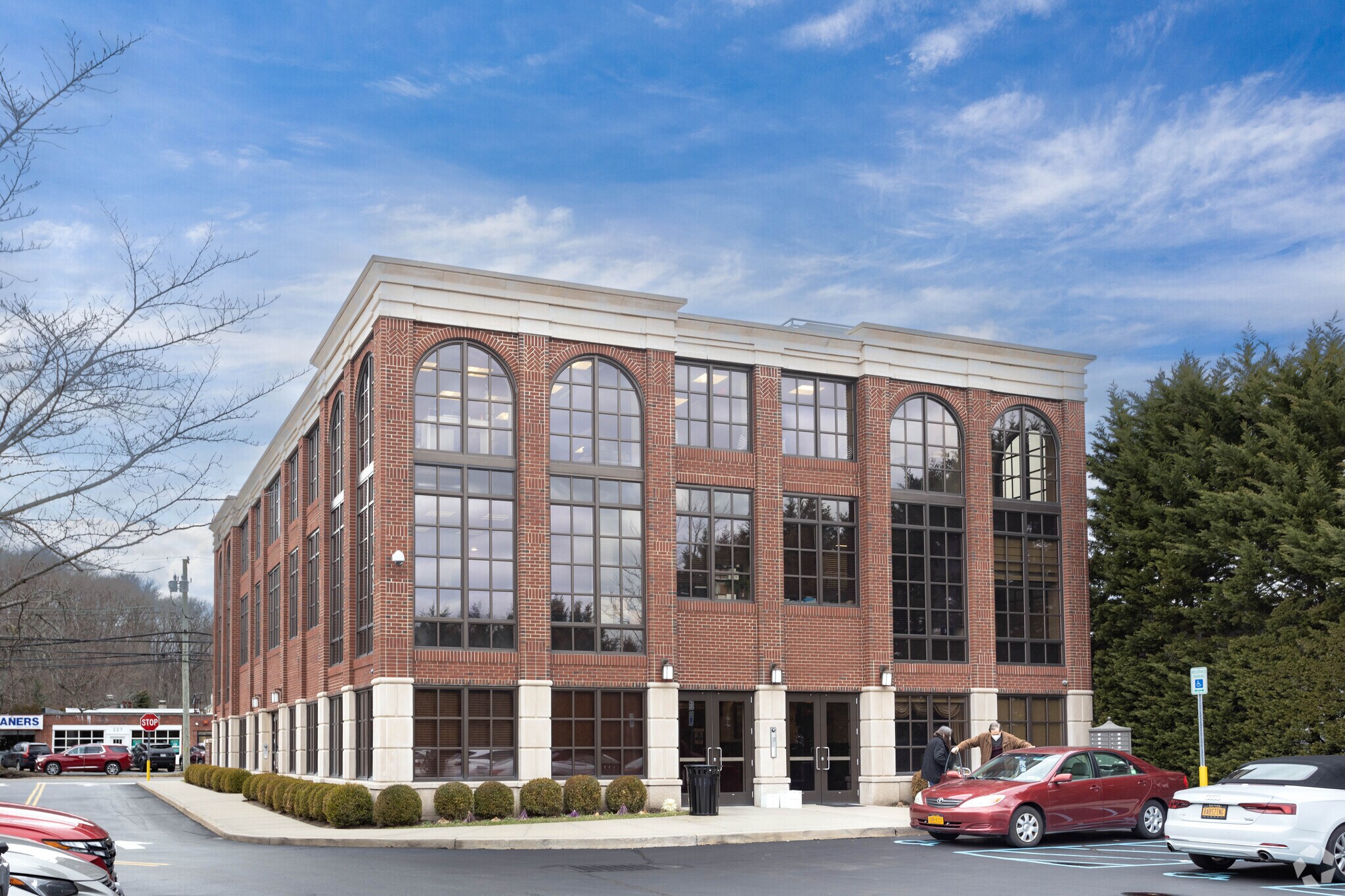 224 Wall St, Huntington, NY à louer Photo de l’immeuble– Image 1 sur 6