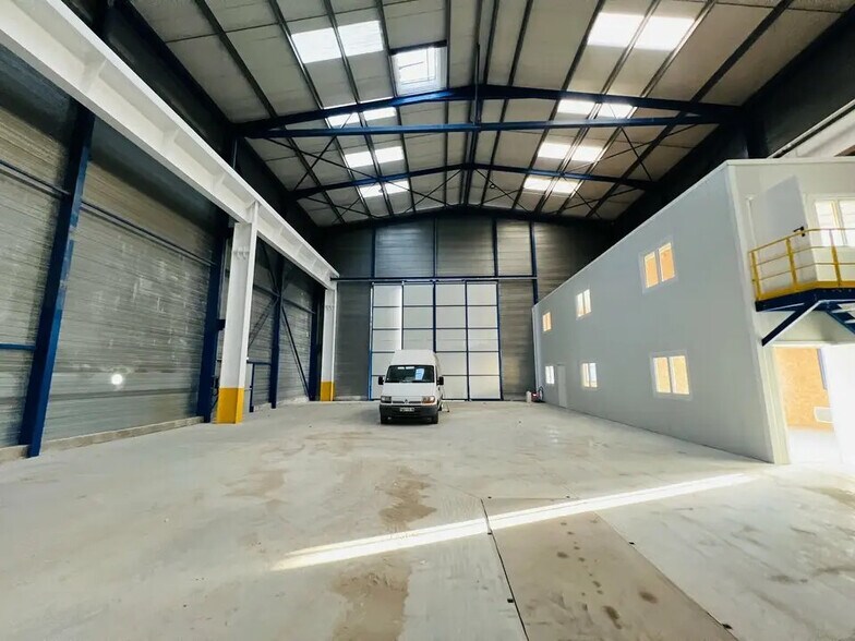 Local d'activités dans Tancarville à vendre - Photo intérieure – Image 2 sur 6