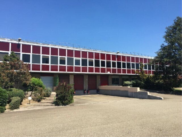 Industriel/Logistique dans Coignières à louer - Photo de l’immeuble – Image 2 sur 7