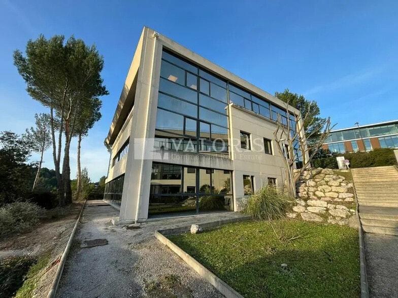 355 Rue Louis De Broglie, LES MILLES à louer - Photo de l’immeuble – Image 2 sur 21