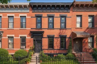 Plus de détails pour 125 Beadel St, Brooklyn, NY - Logement à vendre