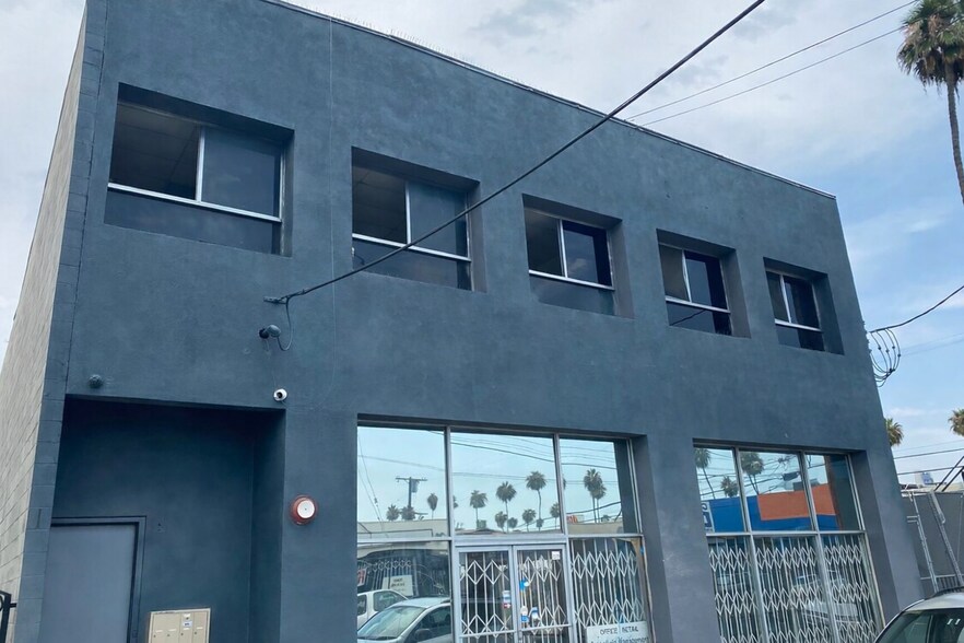 14529 Archwood St, Van Nuys, CA à louer - Photo de l’immeuble – Image 3 sur 15