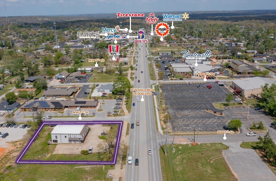615 N Walton Blvd, Bentonville, AR à louer - Photo de l’immeuble – Image 2 sur 7