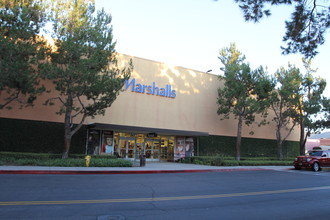 165-401 N Moorpark Rd, Thousand Oaks, CA à louer Photo de l’immeuble– Image 1 sur 2