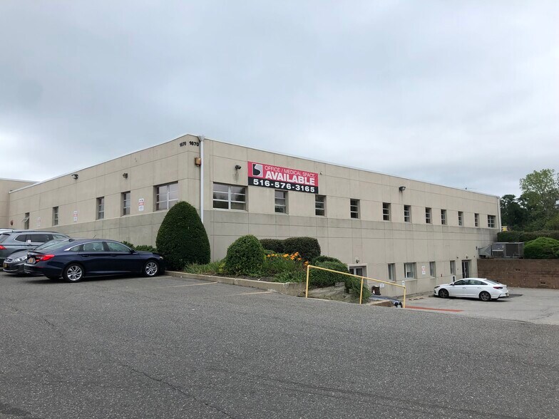 1670 Old Country Rd, Plainview, NY à louer - Photo de l’immeuble – Image 3 sur 14