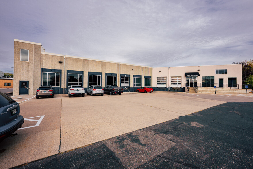 2112 Broadway St NE, Minneapolis, MN à louer - Photo de l’immeuble – Image 3 sur 8