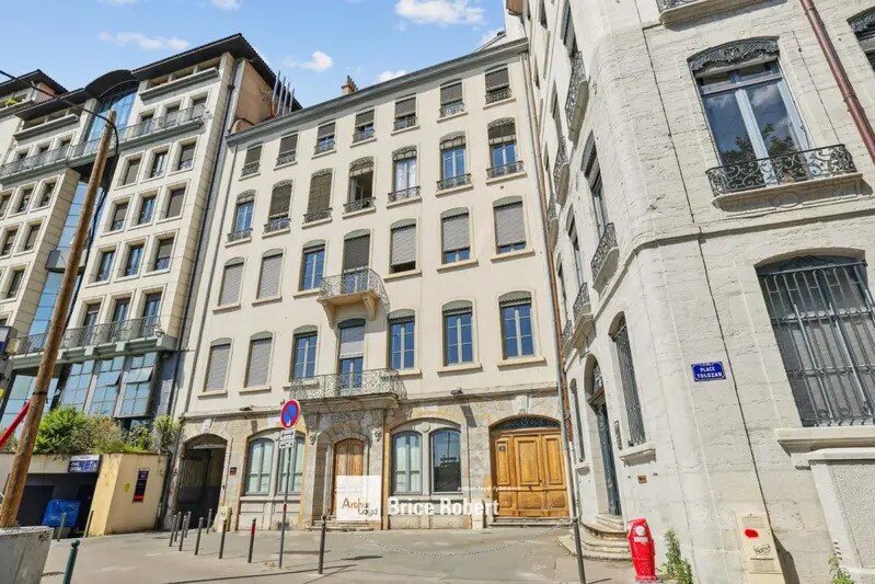20-21 Place Tolozan, Lyon à vendre Photo de l’immeuble– Image 1 sur 13