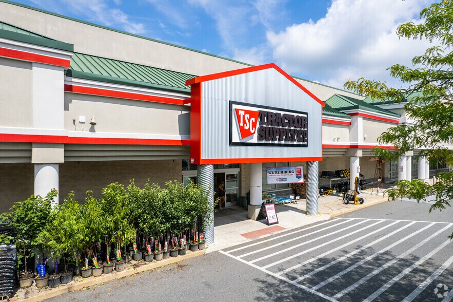 447-499 E Uwchlan Ave, Chester Springs, PA à louer - Photo de l’immeuble – Image 1 sur 10