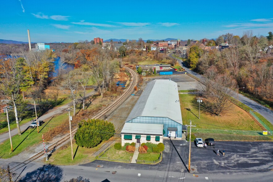 5 Depot St, Hudson Falls, NY à louer - Photo de l’immeuble – Image 1 sur 13