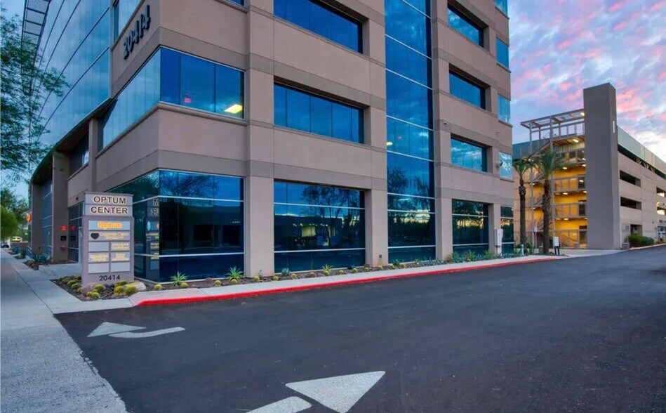 20414 N 27th Ave, Phoenix, AZ à louer - Photo de l’immeuble – Image 3 sur 21