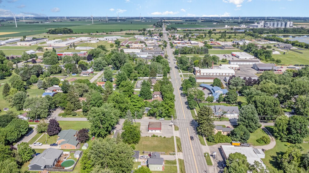 725 E Center St, Ithaca, MI à vendre - Aérien – Image 2 sur 21