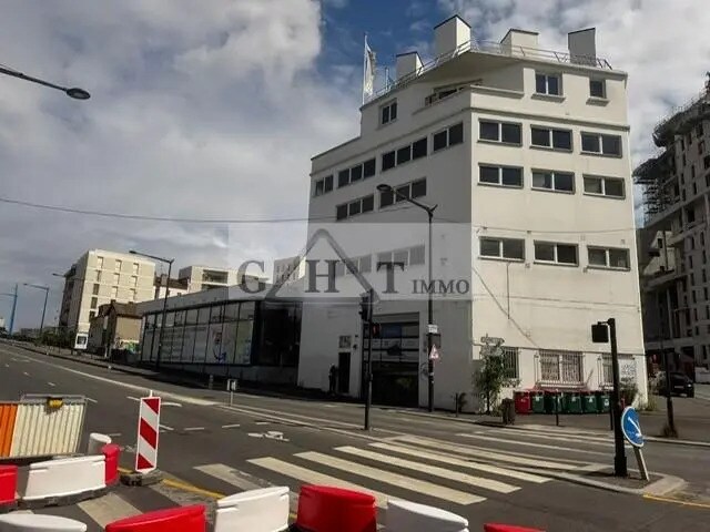 Bureau dans Ivry-sur-Seine à louer - Photo de l’immeuble – Image 1 sur 6