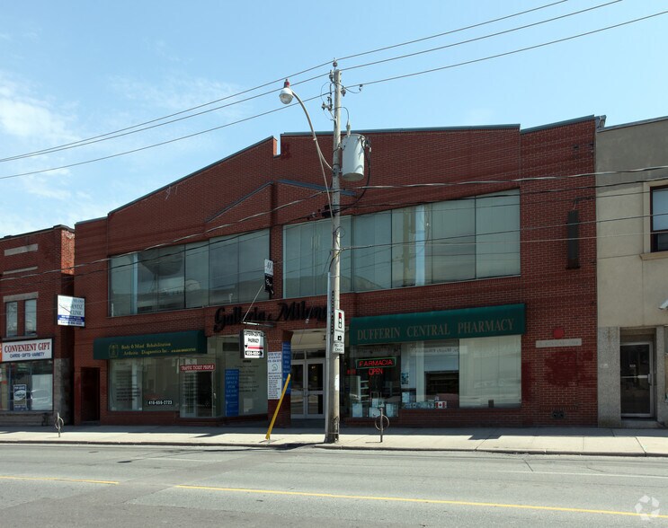 1649 Dufferin St, Toronto, ON à louer - Photo de l’immeuble – Image 2 sur 2