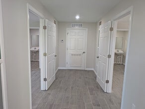 550 Martin Road, Palm Bay, FL à louer Photo intérieure– Image 1 sur 7