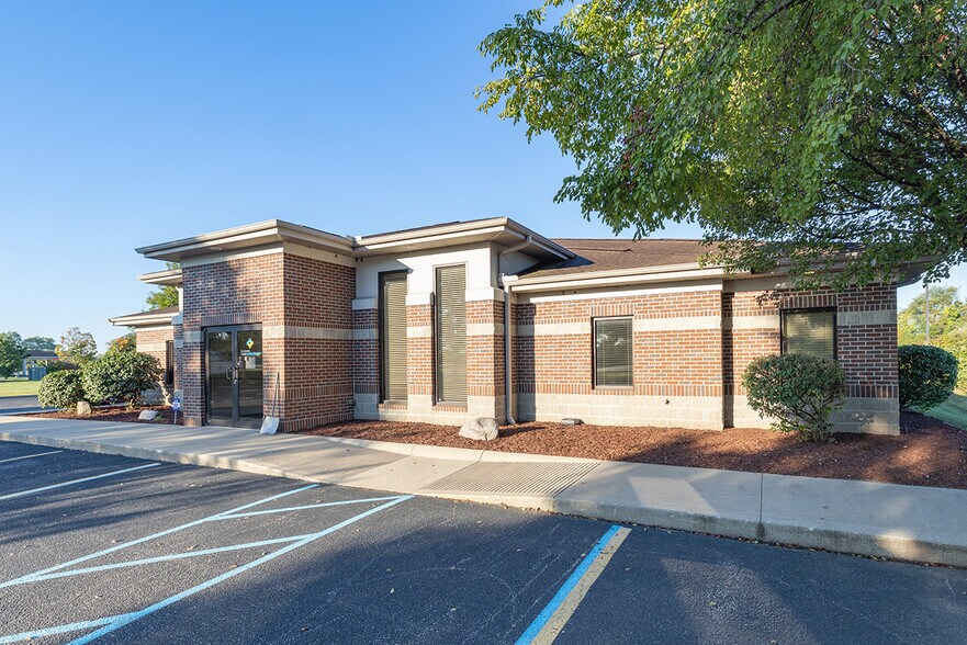 631 County Road 17, Elkhart, IN à louer - Photo de l’immeuble – Image 3 sur 30