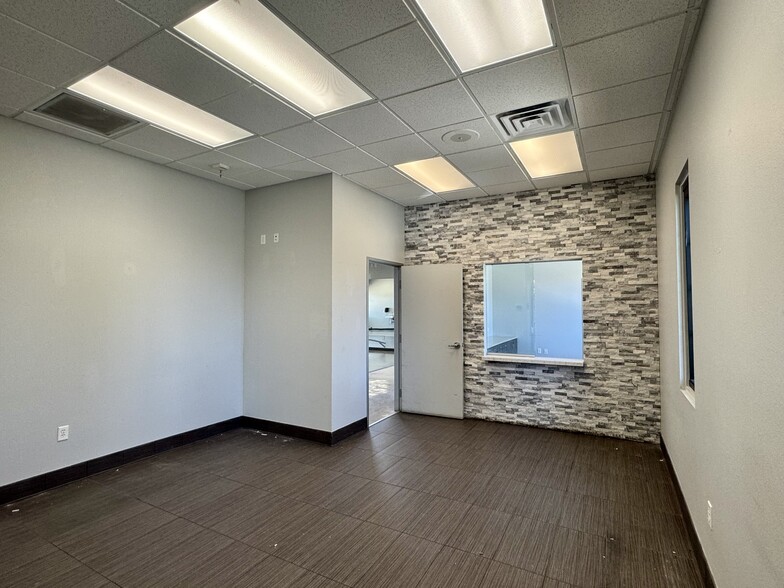 8988 W Cheyenne Ave, Las Vegas, NV à louer - Photo intérieure – Image 3 sur 12