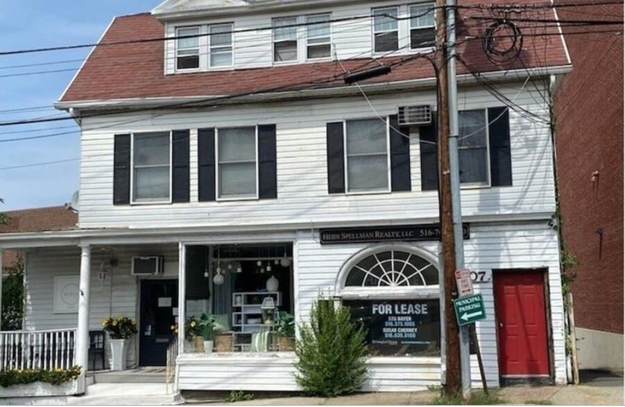 307 Main St, Port Washington, NY à louer - Photo principale – Image 1 sur 8