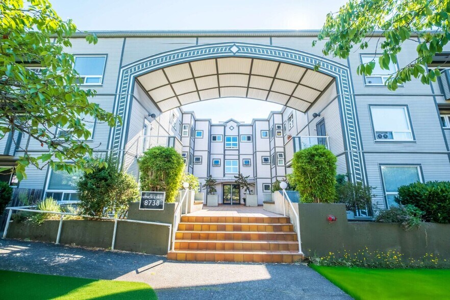 8738 French St, Vancouver, BC à vendre - Photo de l’immeuble – Image 3 sur 4