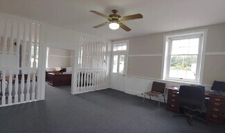 Plus de détails pour 249 Railroad Ave, Bird In Hand, PA - Bureau à louer