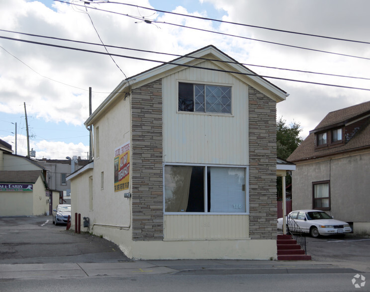 186 Welland Ave, St Catharines, ON à vendre - Photo principale – Image 2 sur 2