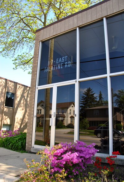 117 E Palatine Rd, Palatine, IL à louer - Photo de l’immeuble – Image 3 sur 5