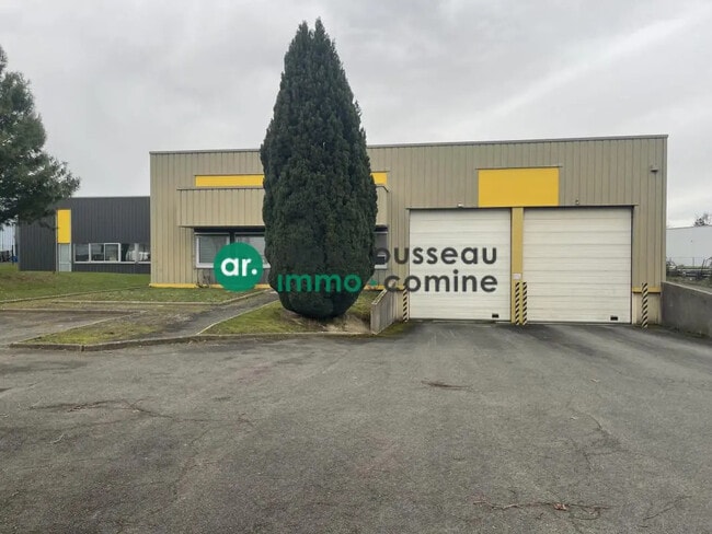 Plus de détails pour Local d'activités à louer