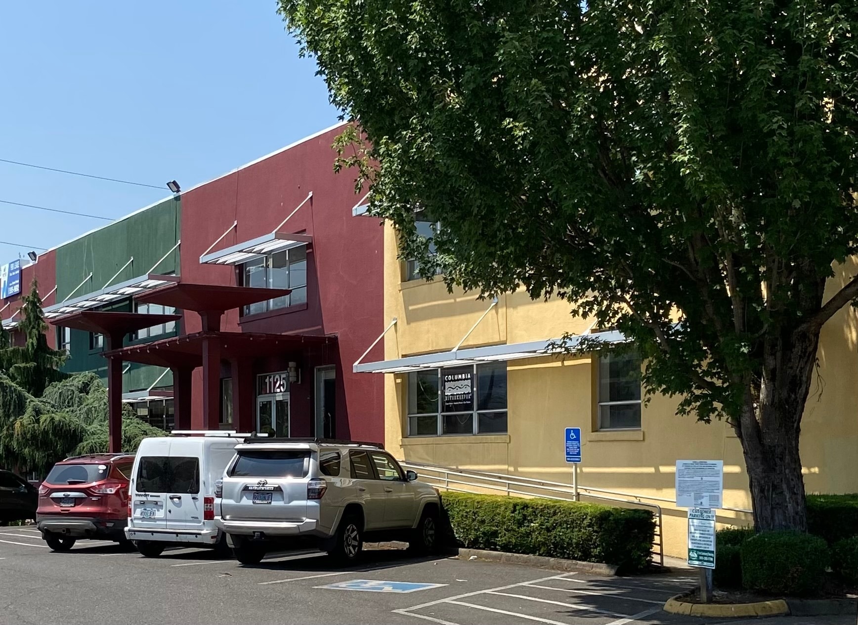 1120 SE Main St, Portland, OR à louer Photo principale– Image 1 sur 8