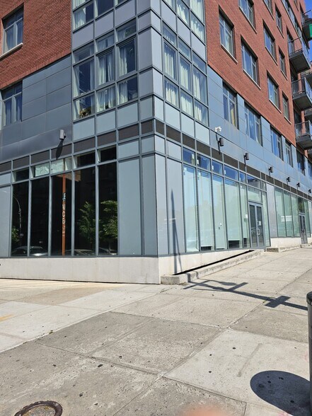 958 Nostrand Ave, Brooklyn, NY à louer - Photo de l’immeuble – Image 3 sur 6