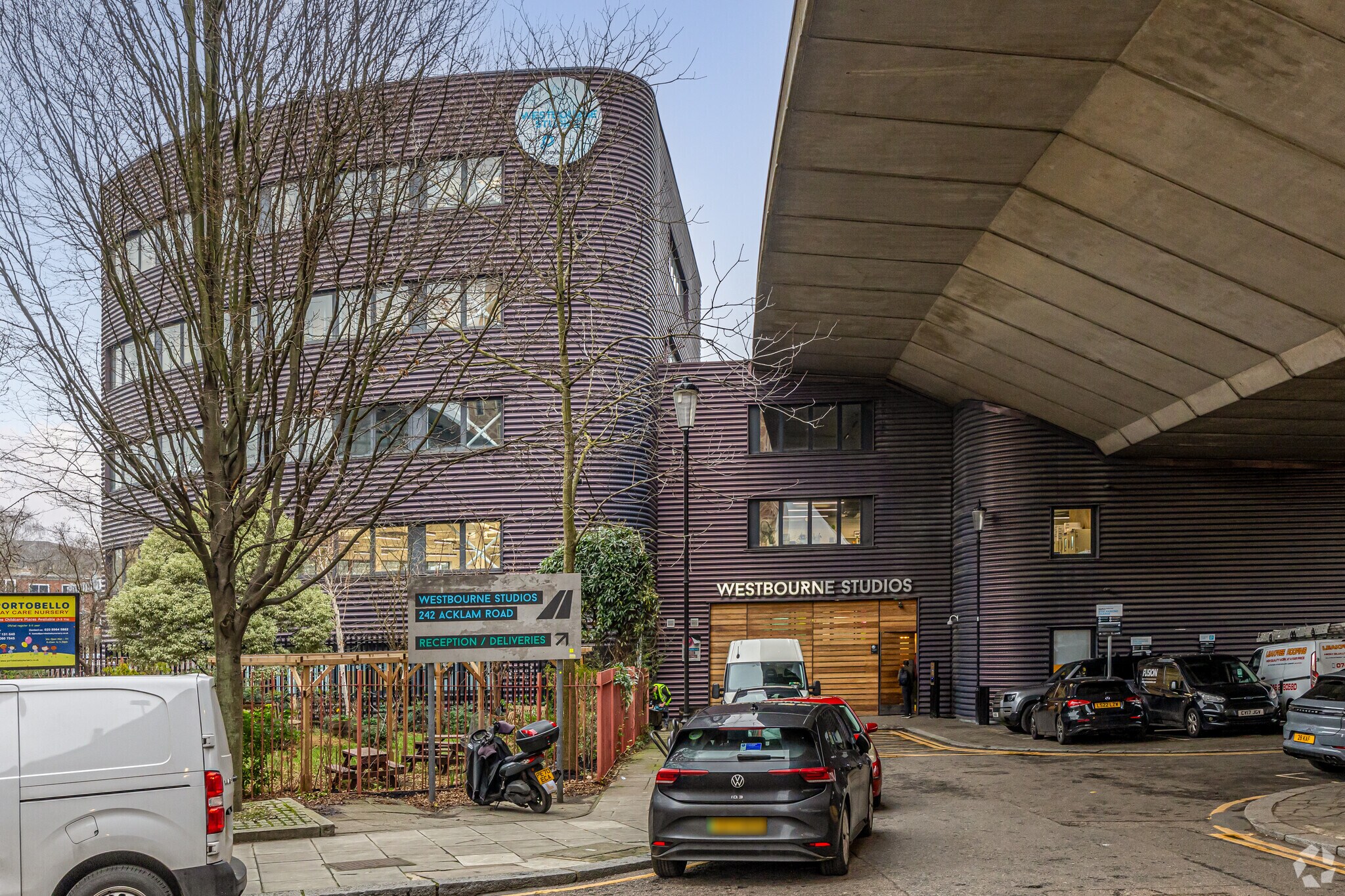 242 Acklam Rd, Londres à louer Photo principale– Image 1 sur 5