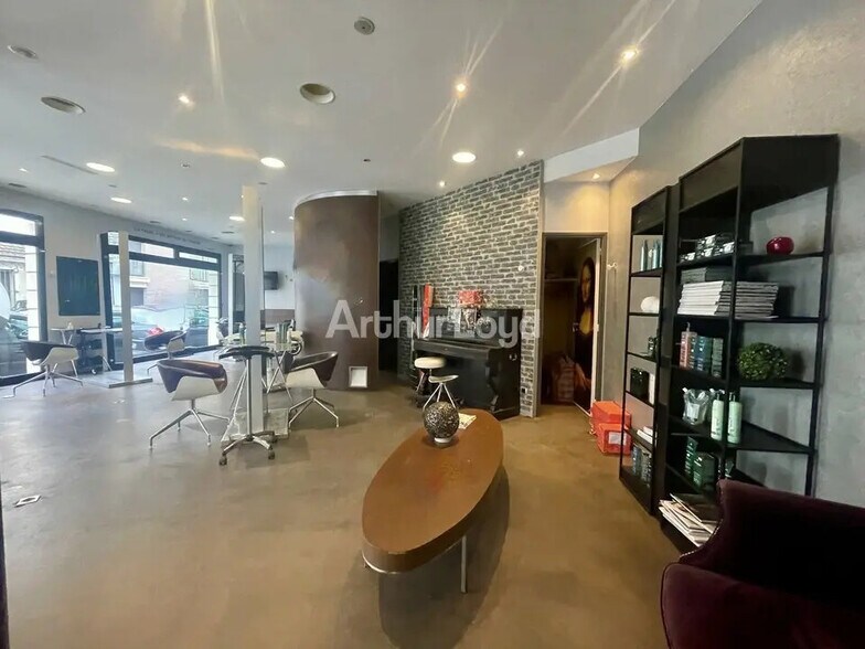 Local commercial dans Reims à louer - Hall d’entrée – Image 1 sur 5