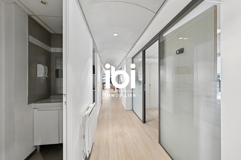 72 Rue Saint-Charles, Paris à louer - Photo de l’immeuble – Image 2 sur 28