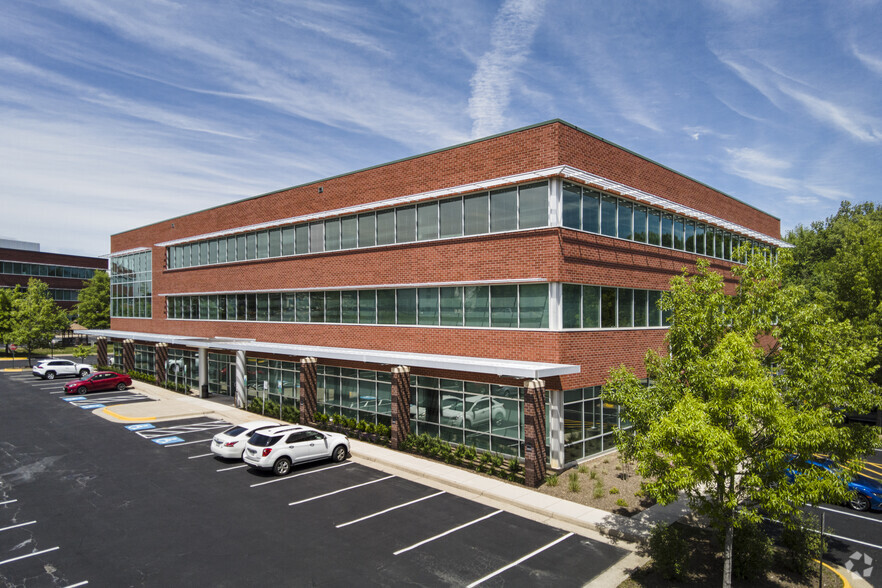 3800 Fettler Park Dr, Dumfries, VA à louer - Photo de l’immeuble – Image 2 sur 7
