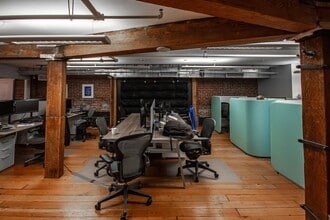 311 Water St, Vancouver, BC à louer Photo intérieure– Image 2 sur 8