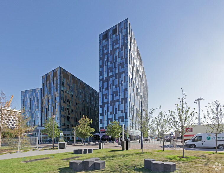6 Greenwich Peninsula, Londres à louer - Photo de l’immeuble – Image 3 sur 8