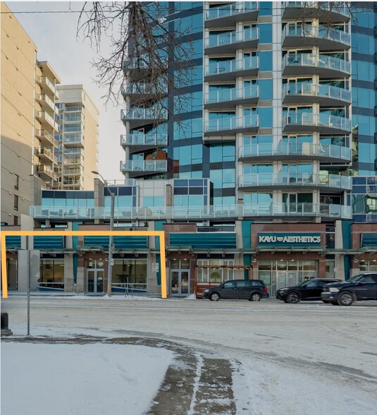 11949 Jasper Av NW, Edmonton, AB à vendre - Photo de l’immeuble – Image 3 sur 10