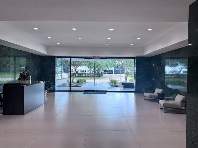 12012 Wickchester Ln, Houston, TX à louer - Photo intérieure – Image 3 sur 6