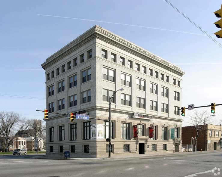 3500 Lorain Ave, Cleveland, OH à louer - Photo de l’immeuble – Image 1 sur 1