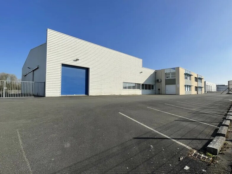 Local d’activités dans Vigneux-de-Bretagne à louer - Photo de l’immeuble – Image 1 sur 5
