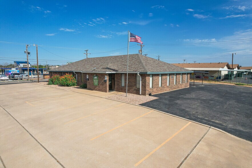 103 NE Avenue L, Andrews, TX à vendre - Photo de l’immeuble – Image 2 sur 12