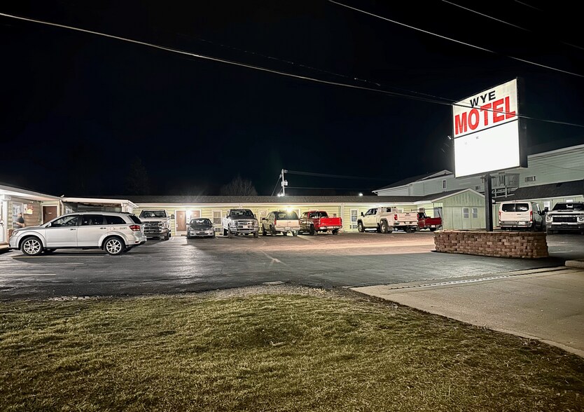 721 State Route 54 E, Clinton, IL à vendre - Photo de l’immeuble – Image 1 sur 26