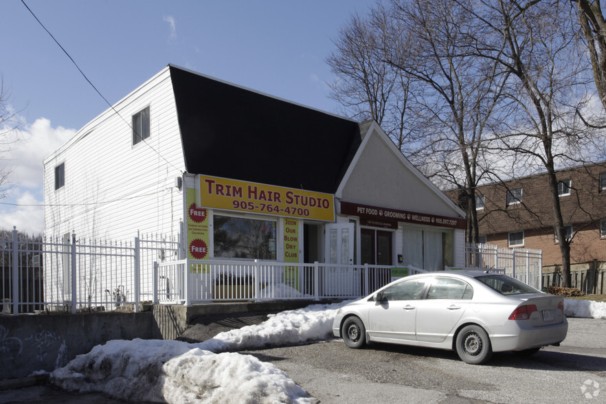 140 Henderson Ave, Markham, ON à vendre - Photo de l’immeuble – Image 1 sur 2