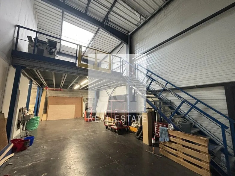 Bureau dans Corbas à louer - Photo intérieure – Image 3 sur 12