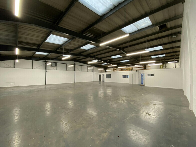 20 Tollpark Rd, Cumbernauld à louer - Photo de l’immeuble – Image 3 sur 10