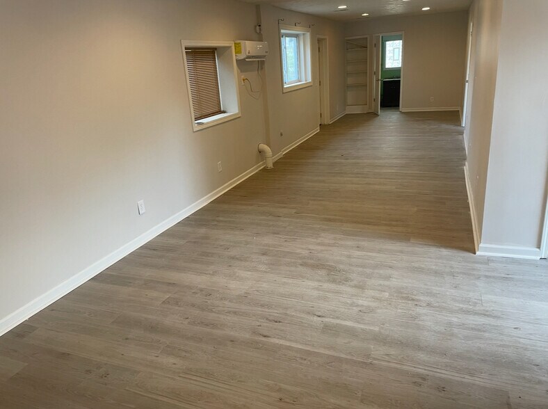 112 Walker St, Saint Johns, MI à vendre - Photo intérieure – Image 2 sur 8