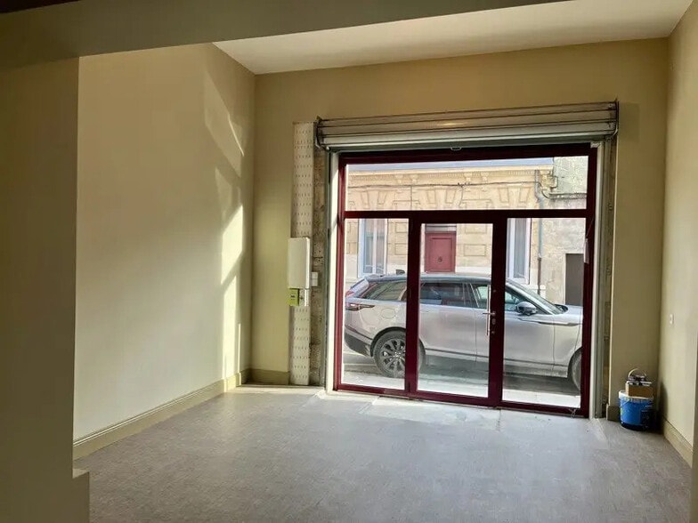 Local commercial dans Bordeaux à louer - Photo de l’immeuble – Image 2 sur 7