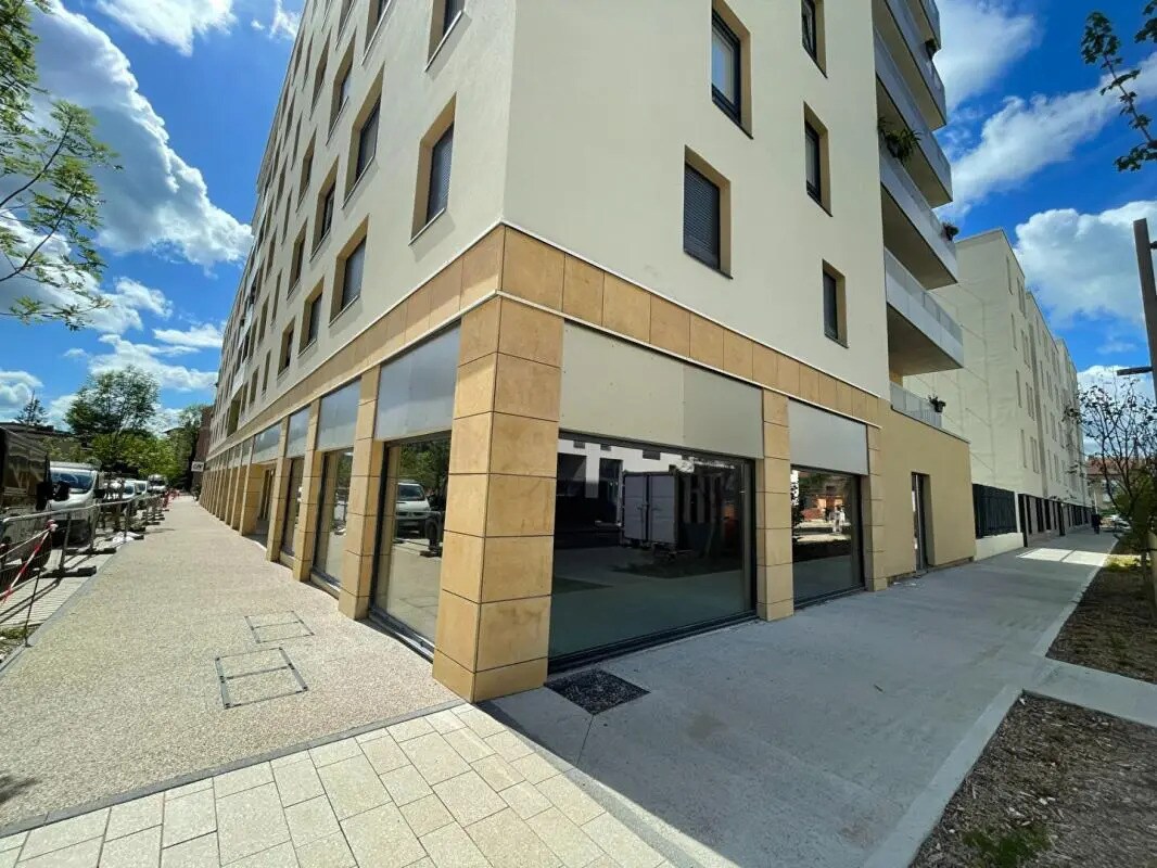 Local commercial dans Montigny-lès-Metz à louer Photo de l’immeuble– Image 1 sur 4