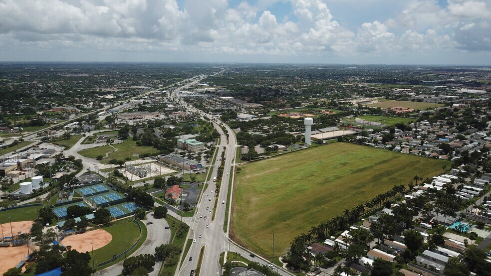600 N Homestead Blvd, Homestead, FL à louer - Photo de l’immeuble – Image 1 sur 11