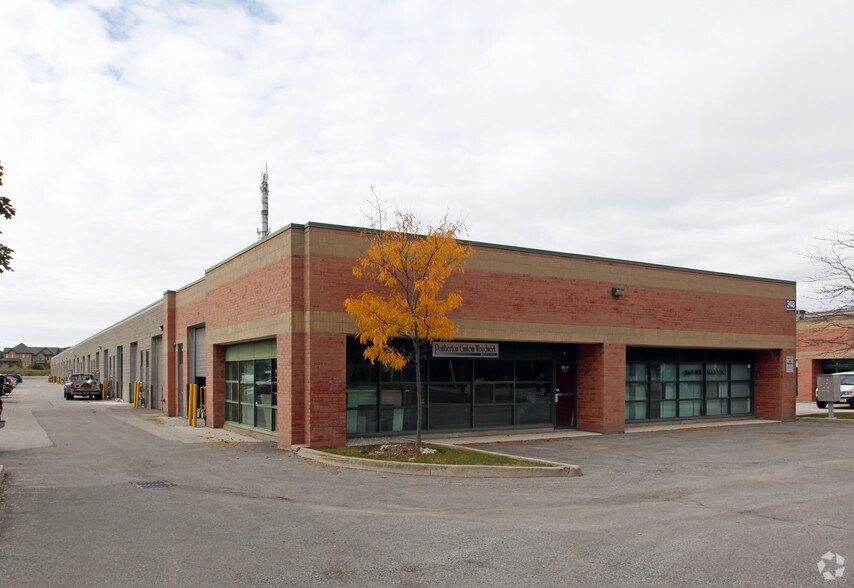 348 Bronte St S, Milton, ON à vendre - Photo de l’immeuble – Image 2 sur 5