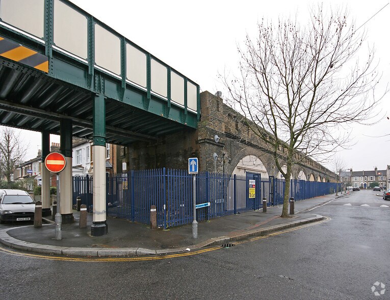 338-349 Thorpe Rd, Londres à louer - Photo de l’immeuble – Image 3 sur 11