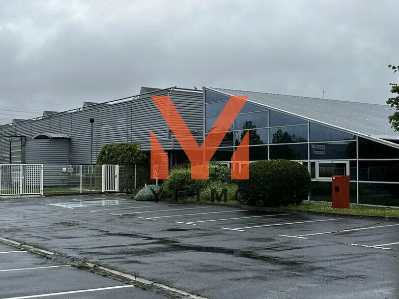 Local d’activités dans Sartrouville à louer - Photo de l’immeuble – Image 3 sur 12